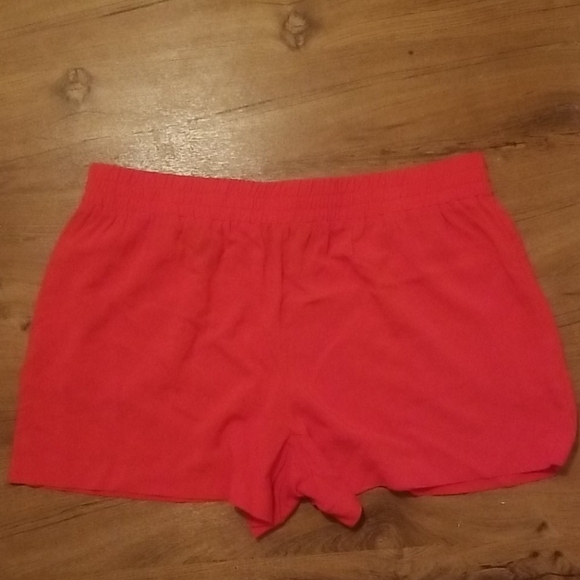 Coral Rayon high waisted shorts - Picture 4 of 4